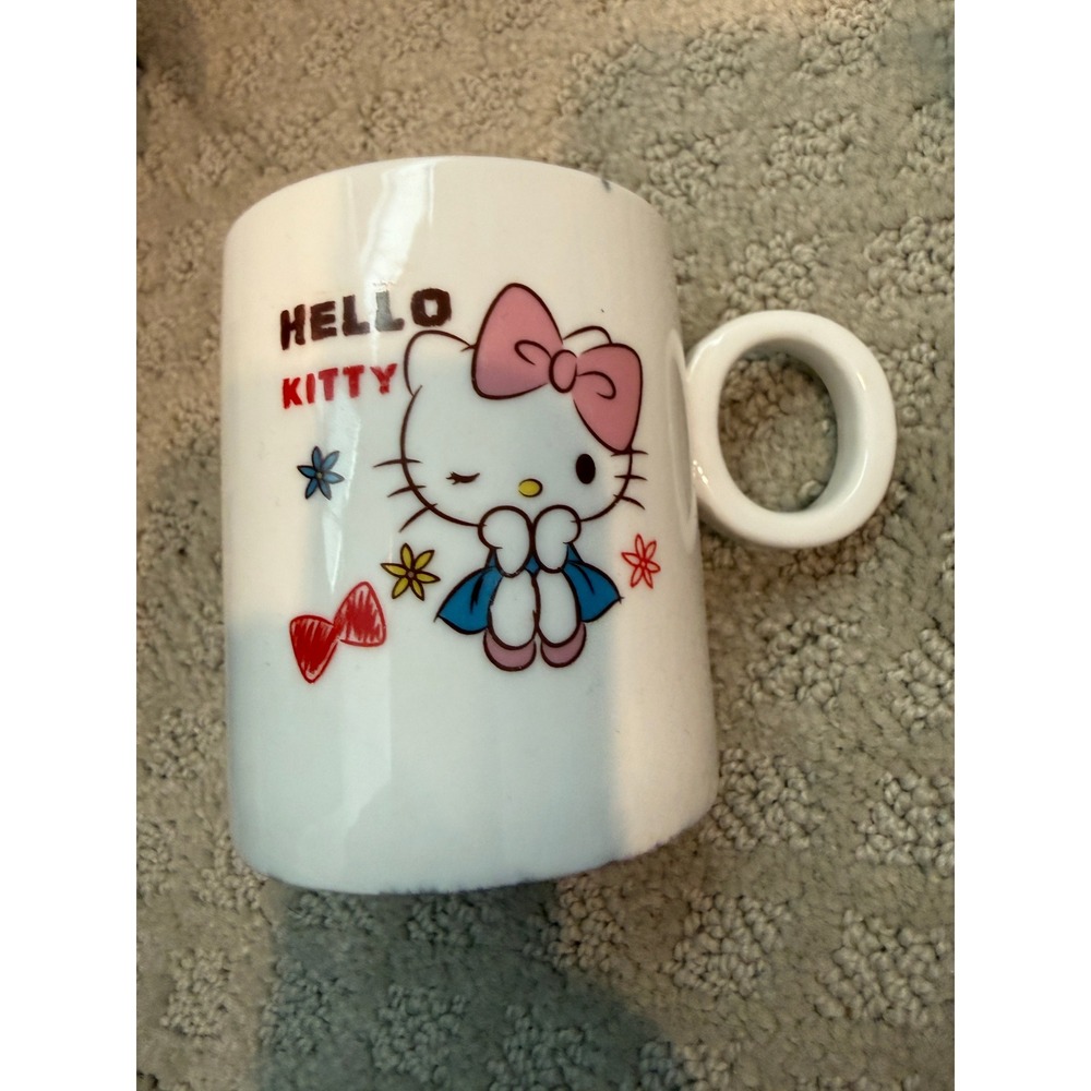 small Hello Kitty Sanrio‎ White Ceramic Coffee Mug Winking Pink Bow Ring Handle